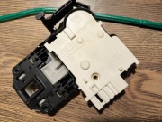 Blokada zamek pralki Ariston 