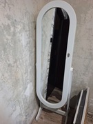 Lustro stojące białe owalne schowek na biżuterię