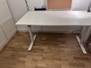 Biurko elektryczne z regulacją wysokości – białe