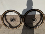 Kompletne koła do gravela DT SWISS GT540/ MLEKO