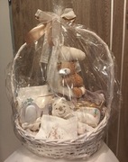 Kosz prezentowy na baby shower lub inną okoliczność 