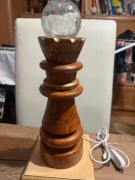 lampka szachowa ,Hetman Królowa  statuetka 
