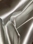 Srebrna gruba elastyczna tkanina, 