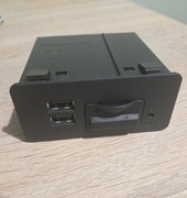 Mazda 3 BM - oryginalny moduł BHP1-669U0 - gniazdo USB i czytnik kart