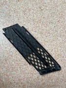 ZAŚLEPKA KRATKA ZDERZAKA LEWA BMW 3 E91 E90