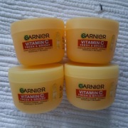 Zestaw 4 x Garnier Vitamin C Fresh&Bright nawilżający krem-sorbet do twarzy