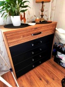 Komoda z szufladami kolekcja MOAK03