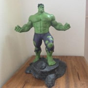 Figurka MARVEL Gallery Statue HULK Diamond Select 