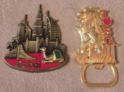 Magnesy metalowe na lodówkę  2szt. DUBAI SINGAPUR SINGAPORE ZEA. (36).