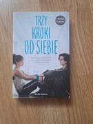 Trzy kroki od siebie 