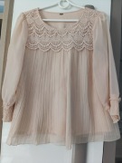 Bluzeczka w rozmiarze S na podszewce 