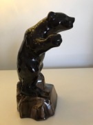 Figurka niedzwiedzia ceramika