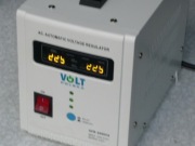 NOWY stabilizator napięcia 2000VA VOLT 2 gniazda wyjściowe biały