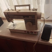 Maszyna do szycia Victoria + stopka 