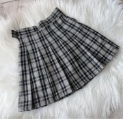 Spódniczka plisowana w kratkę