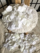 Płatki róż, biale, ecru, 200 sztuk