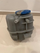 ZBIORNIK WYRÓWNAWCZY ADUDI A4 B9 UKŁAD CHŁODZENIA 8W0 121 405E 