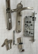 Klamka srebrna satyna + wkładka + zamek