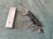 Scyzoryk szwajcarski victorinox explorer navy camo