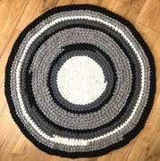 Dywanik okrągły biały-szar - czarny śr.112 cm handmade 60zł