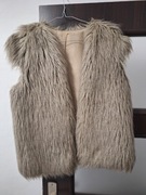 Stylowa kamizelka z sztucznego futra – beżowa, miękka i ciepła