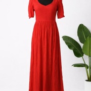 Czerwona długa sukienka z haftem rozm xl opis