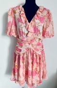Różowa w kwiaty sukienka damska bufiasty rękaw marszczona Allyson L 40