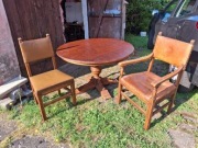 stół z 4 krzesłami do renowacji