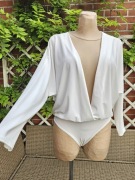 Prettylittlething eleganckie body bluzka kopertowy dekolt r. 38