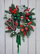 Wianek świateczny, prezent, dekoracja świąteczna