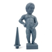 Figurka do doniczki - Chłopiec sikający w kwiaty - ciemny marmur - duża