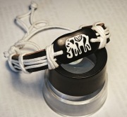 Bransoletka ze słoniem ze skóry z rzemyka