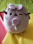 Uroczy Pusheen z lizakiem dla dziewczynki maskotka 