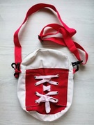 Wesoła torebka trampek na ramię