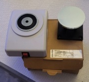 Elelktrotrzymacz do drzwi p.poż. i zwora płytkowa