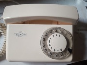 Telkom RWT Tulipan 1977 rok, analogowy aparat telefoniczny.