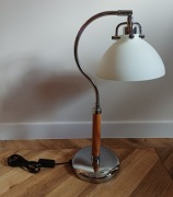 Stylowa lampka biurkowa-srebrna z dodatkiem drewna, wysokość 56 cm
