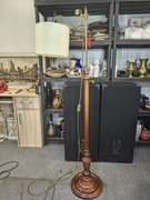 Lampa podłogowa vintage / klasyczna – drewno i mosiądz
