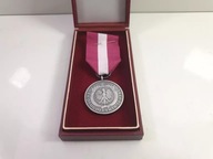 SREBRNY MEDAL ZA DŁUGOLETNIĄ SŁUŻBĘ XX LAT II RP