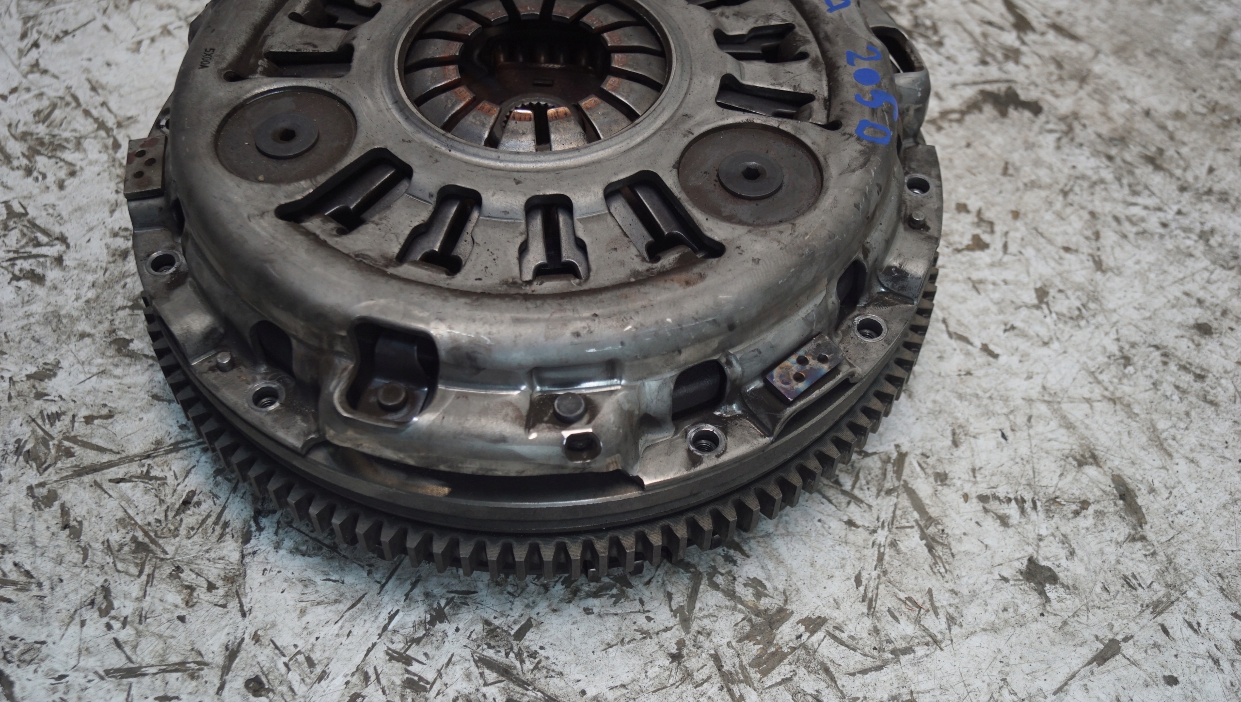 Купити Б/В Зчеплення nissan navara d40 2.5 dci 123105x00a Недорого