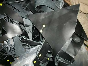 НАТУРАЛЬНАЯ ВОЛОВЬЯ КОЖА ЧЕРНОГО ТОЛЩИНА 2,5 ММ.