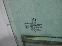 фото thumb №3, Скло двері права peugeot 308 3d 8 r