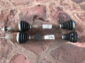 фото thumb №1, Renault megane iv привідний вал ліва 1.5 dci 391010195r