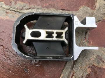 фото thumb №1, Volvo v40 xc40 подушка кронштейн двигуна 31359652 d2