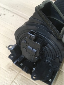 фото thumb №9, Решітка обдув ліва середина jaguar xf europa