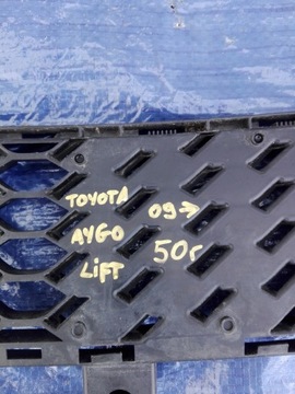 фото thumb №6, Toyota aygo lift 09- решётка средняя w бампер