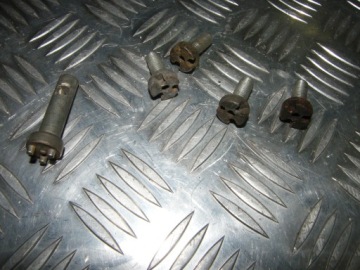 фото thumb №1, Болти zabezpieczjace колеса megane ii scenic ключ