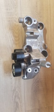 фото thumb №1, Кронштейн генератора 2.3 dci master iii iv 117102273r