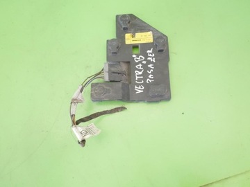 фото thumb №4, Вкладка молдинг лампи права задня opel vectra b sedan