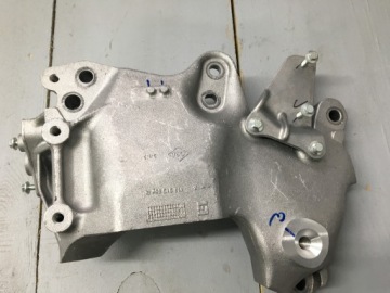 фото thumb №1, Кронштейн двигуна 1.6 dci trafic vivaro